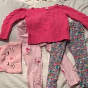 Baby girl stylish outfit bundle 2T size